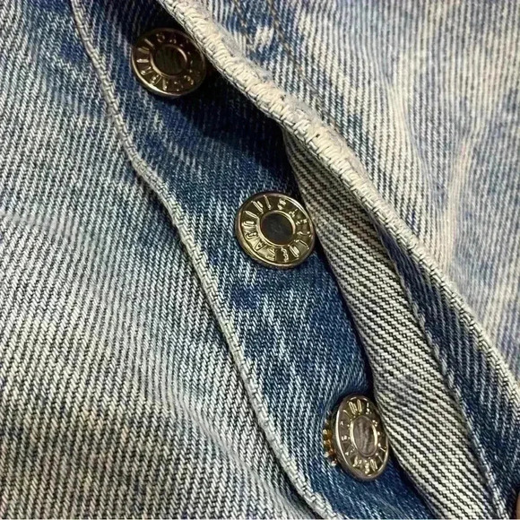 AGOLDE Parker Blue distressed shorts 32
Intentional distressing button fly - Picture 7 of 7